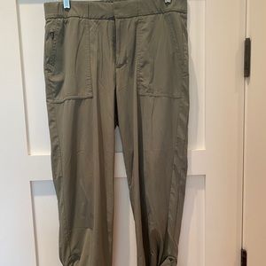 Athleta Brooklyn Ankle Pant with button